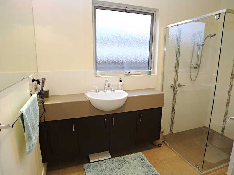 1/10 Marsh Court, Drysdale VIC 3222