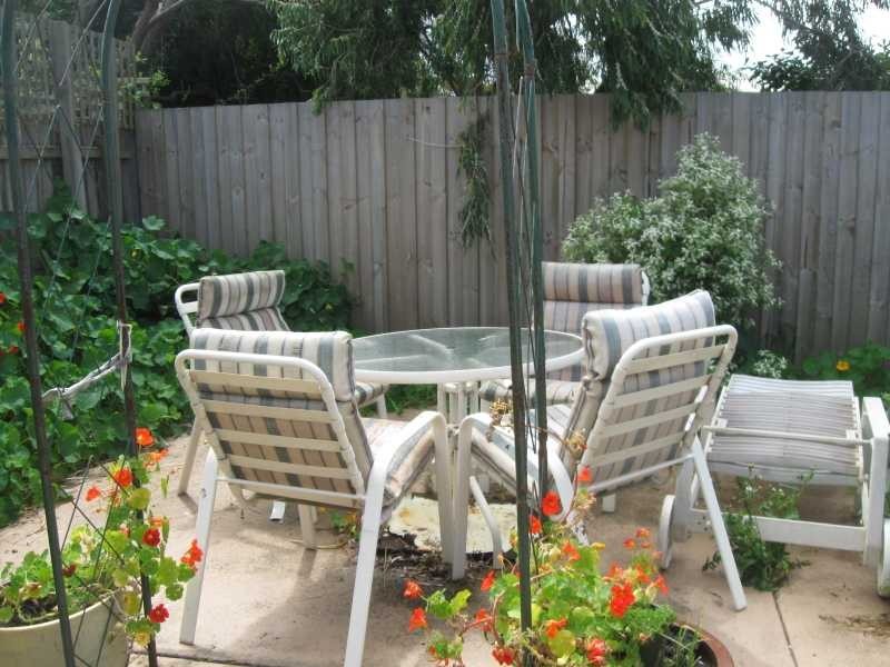 4 Dudley Parade, St Leonards VIC 3223