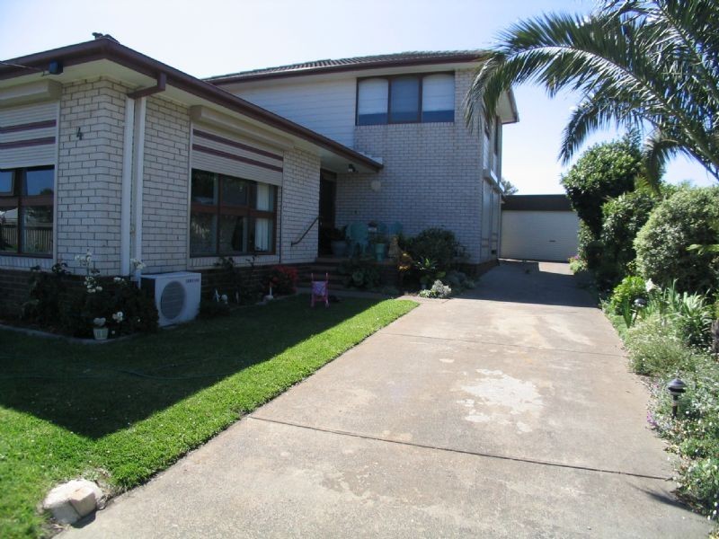 4 Dudley Parade, St Leonards VIC 3223