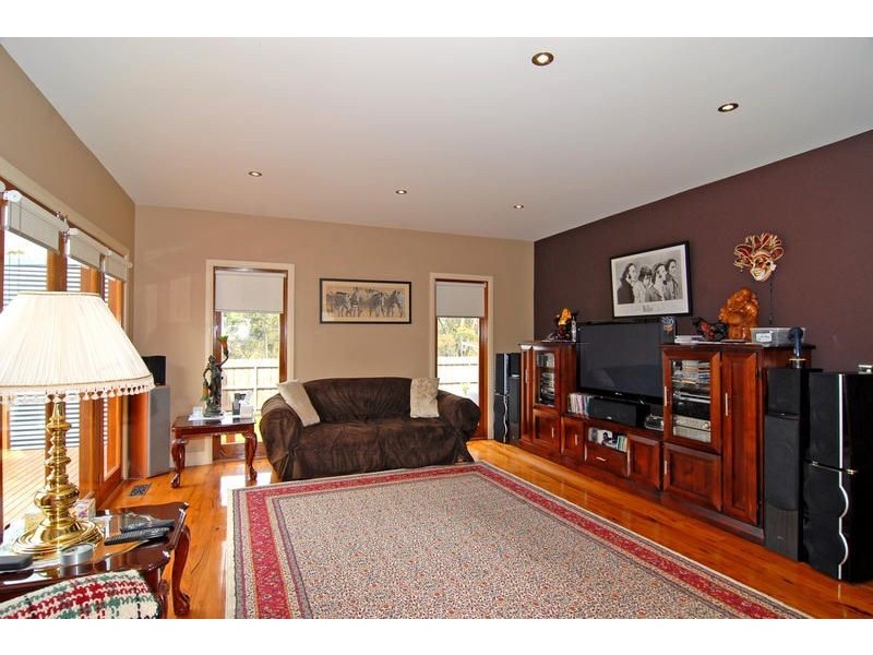 3 Calk Terrace, St Leonards VIC 3223