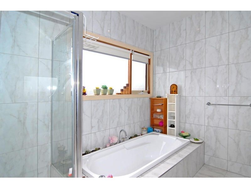 3 Calk Terrace, St Leonards VIC 3223