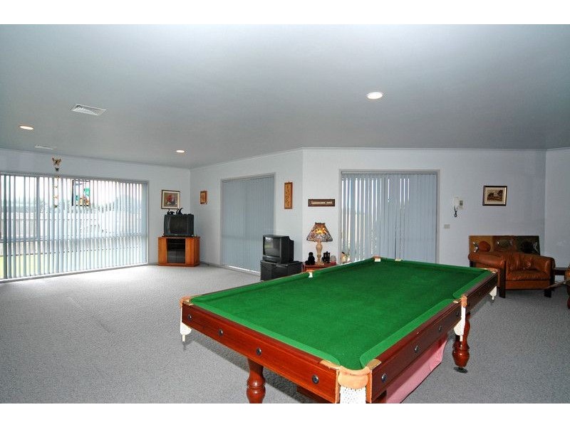 Indented Head VIC 3223