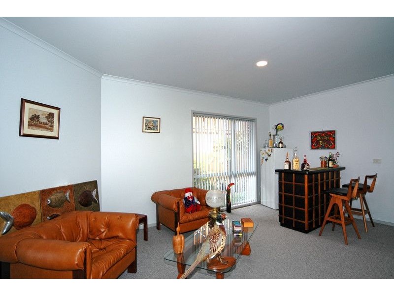 Indented Head VIC 3223