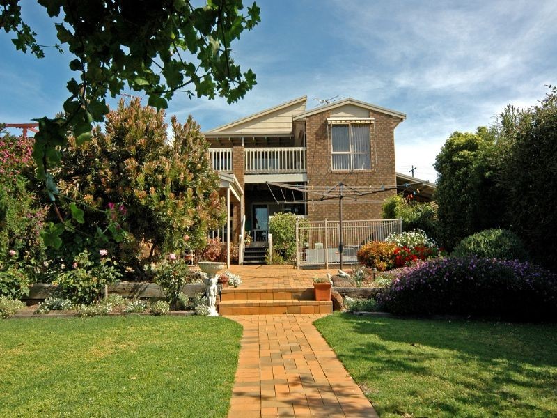 27 Evandale Ave, Portarlington VIC 3223