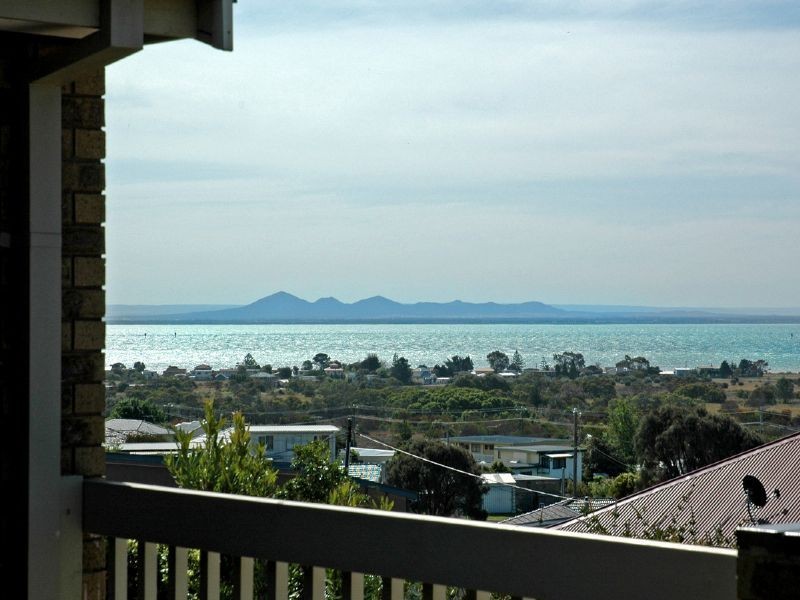 27 Evandale Ave, Portarlington VIC 3223