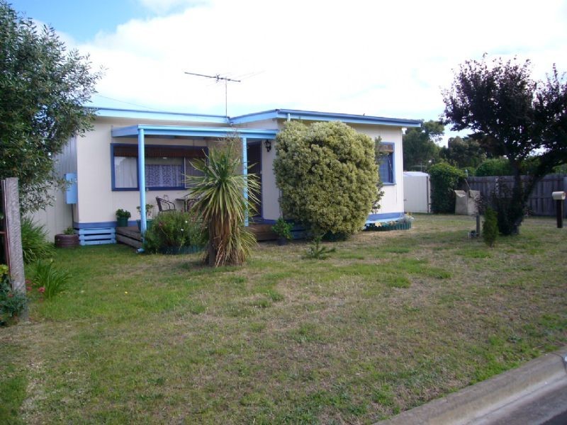 21 Centreway Rd, St Leonards VIC 3223