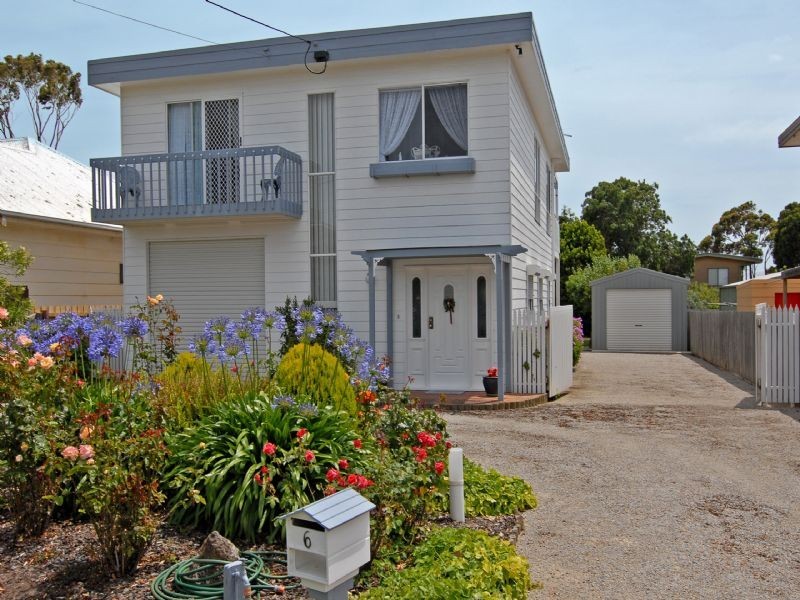 6 Clyde Avenue, St Leonards VIC 3223
