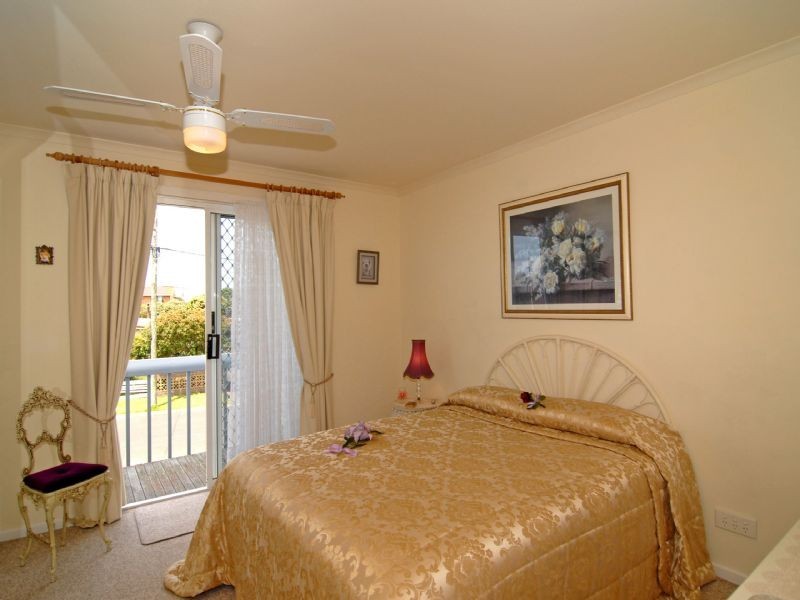 6 Clyde Avenue, St Leonards VIC 3223