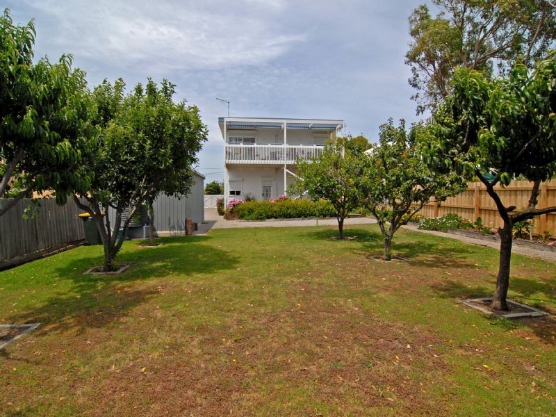 6 Clyde Avenue, St Leonards VIC 3223