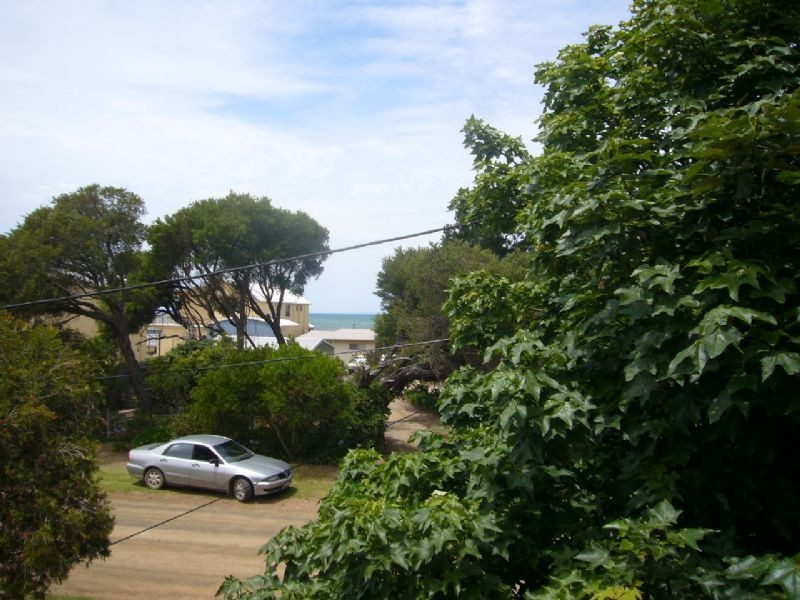 1/13 Bell Parade, St Leonards VIC 3223