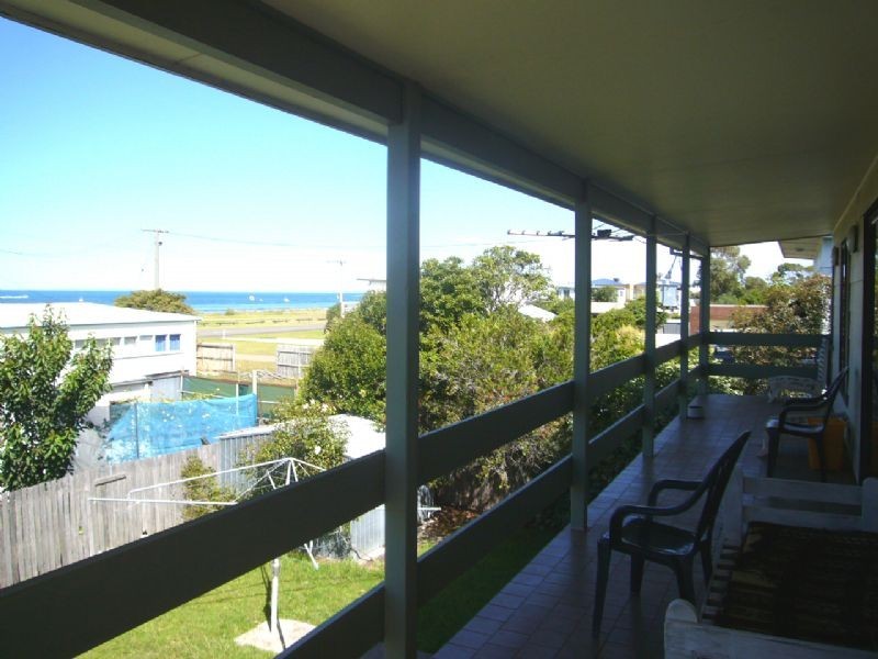 Indented Head VIC 3223