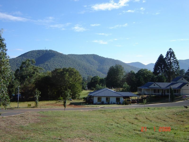 4 Blackwood Bowl, Bright VIC 3741