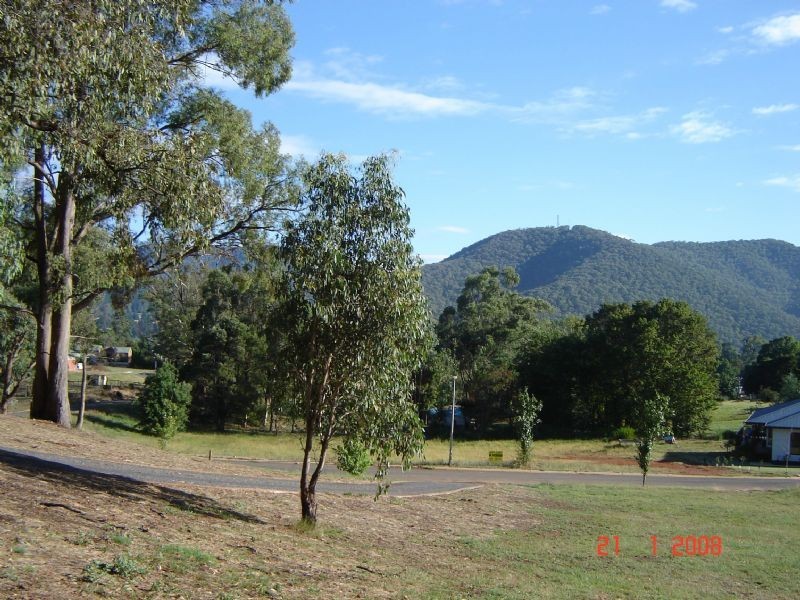 4 Blackwood Bowl, Bright VIC 3741