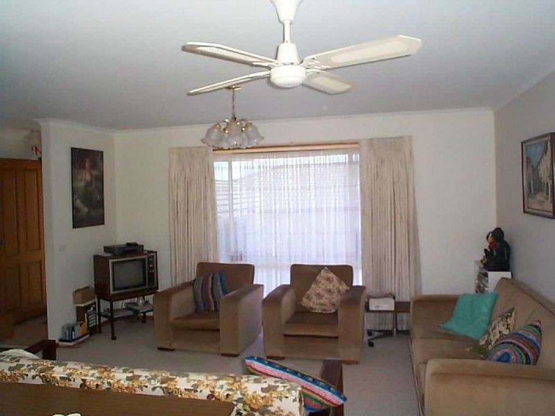 2/63 Geelong Road, Portarlington VIC 3223