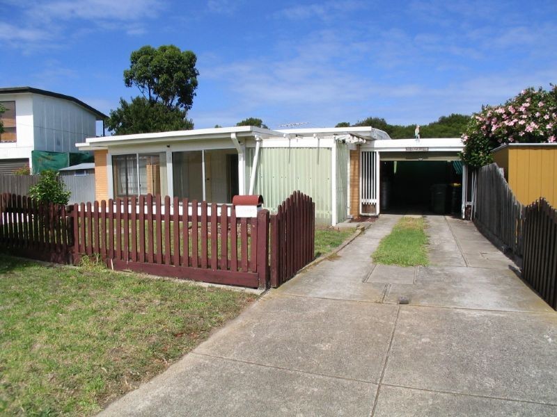 17 Sylvester Avenue, St Leonards VIC 3223