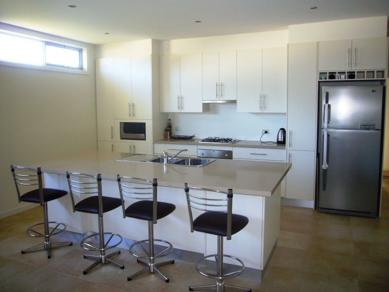 1-2/27 Bayside Avenue, St Leonards VIC 3223