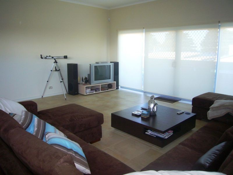 1-2/27 Bayside Avenue, St Leonards VIC 3223