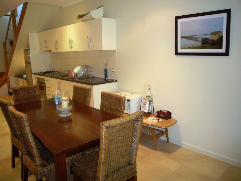 1-2/27 Bayside Avenue, St Leonards VIC 3223