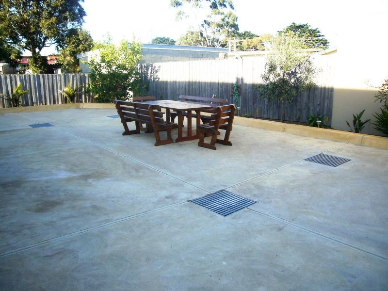 1-2/27 Bayside Avenue, St Leonards VIC 3223