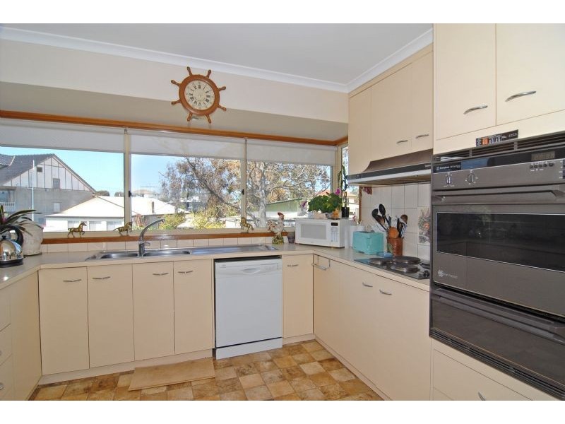 14 The Esplanade, Portarlington VIC 3223