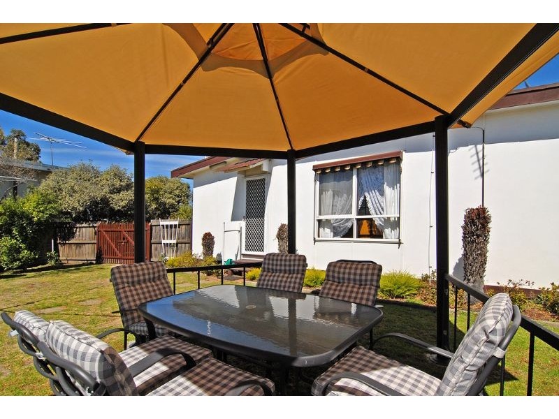 1 Wattletree Ave, St Leonards VIC 3223