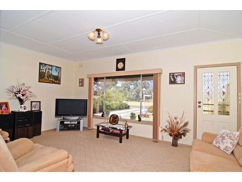 17 McLeod Street, St Leonards VIC 3223