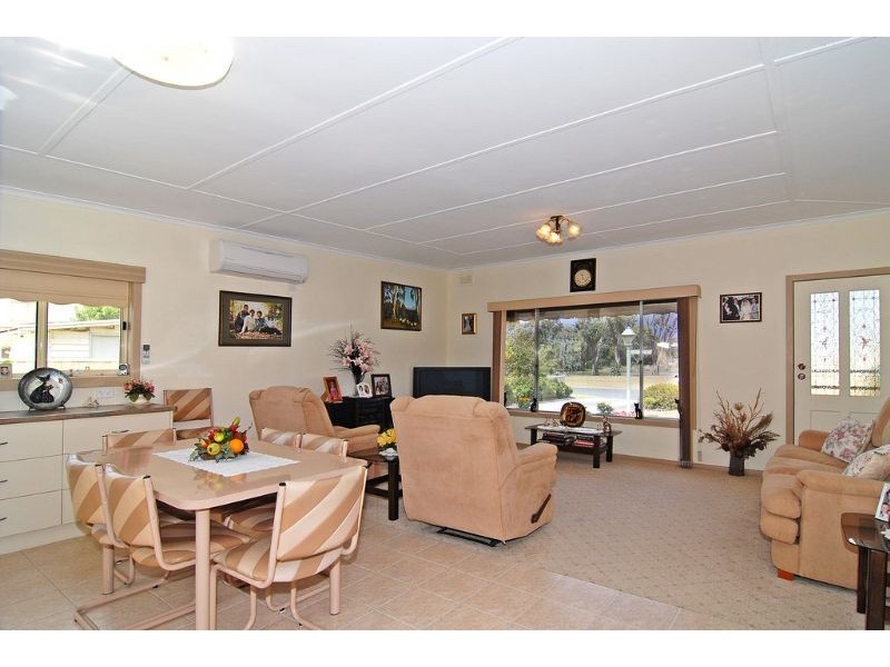 17 McLeod Street, St Leonards VIC 3223