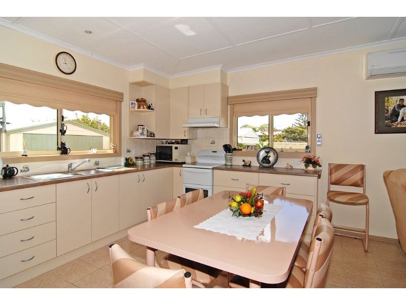 17 McLeod Street, St Leonards VIC 3223