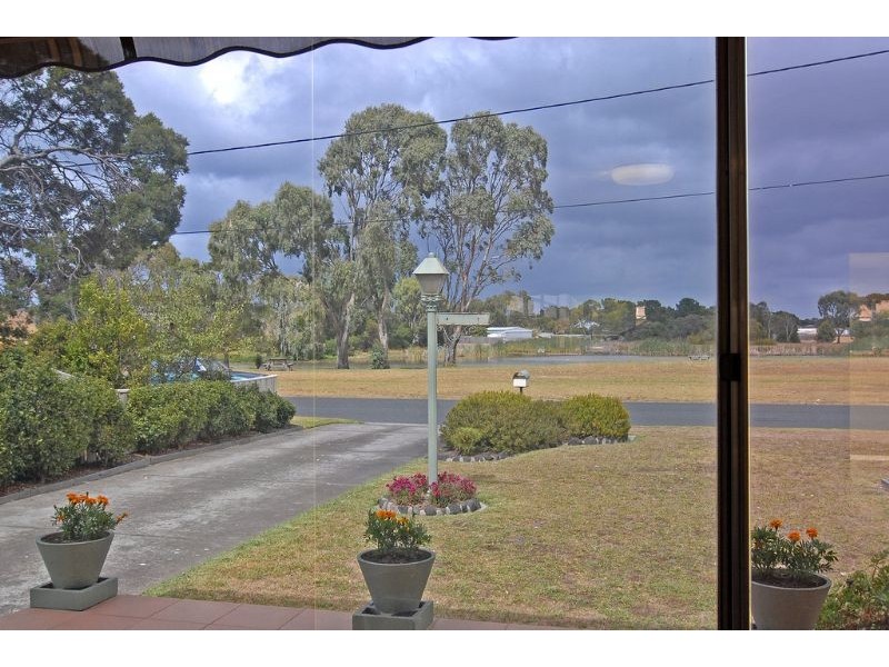 17 McLeod Street, St Leonards VIC 3223