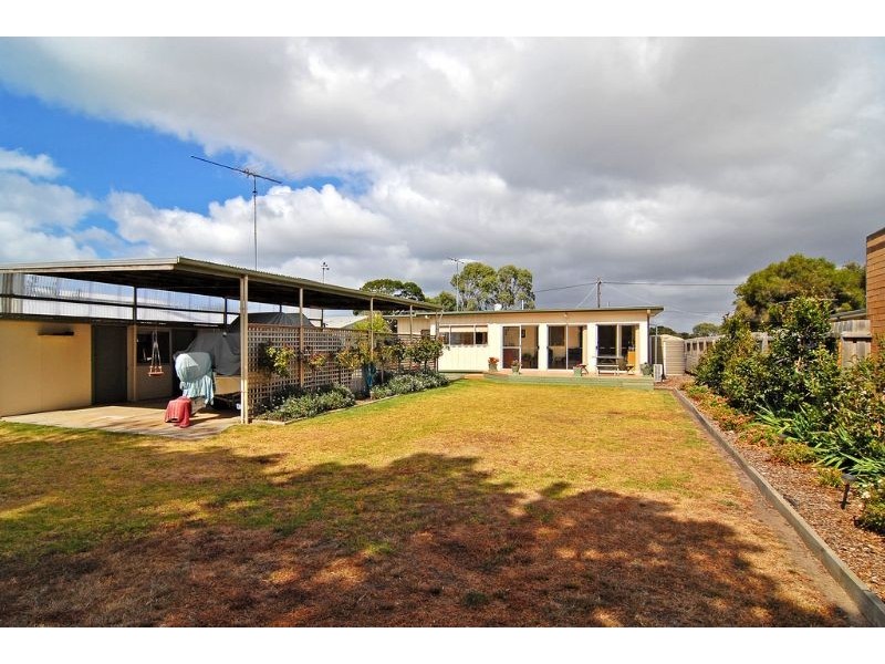 17 McLeod Street, St Leonards VIC 3223