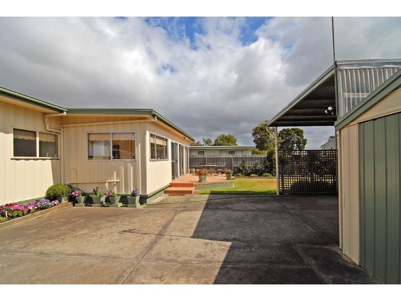 17 McLeod Street, St Leonards VIC 3223