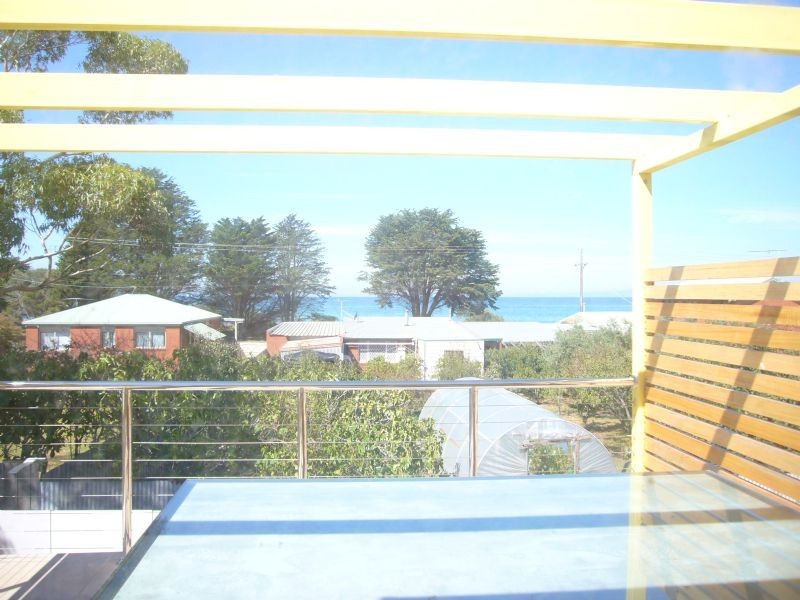 2/15 St Leonards Parade, St Leonards VIC 3223