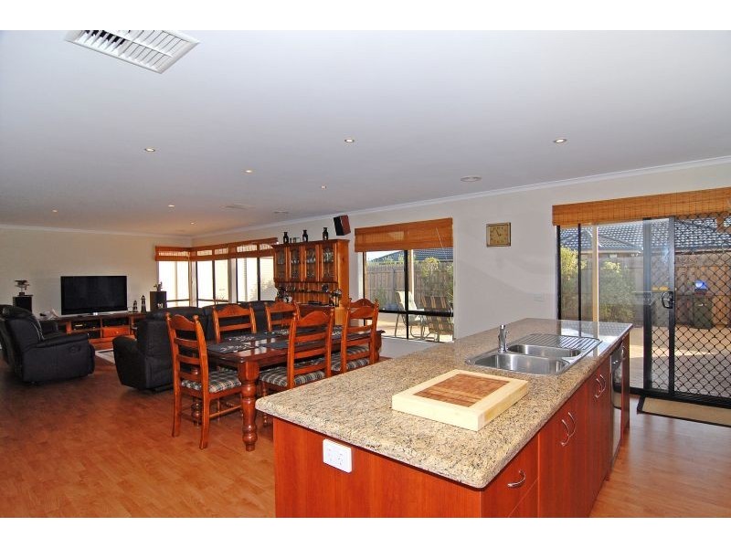 15 Seafarer Court, Indented Head VIC 3223