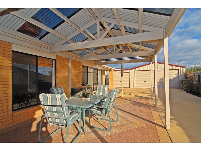 15 Seafarer Court, Indented Head VIC 3223