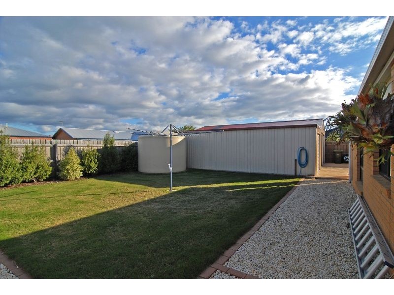 15 Seafarer Court, Indented Head VIC 3223
