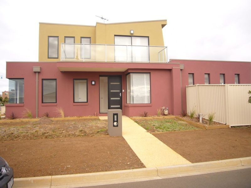 4 Mainsail Drive, St Leonards VIC 3223