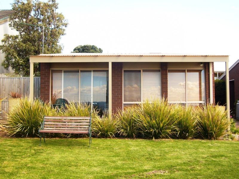 1/2 The Esplanade, Portarlington VIC 3223