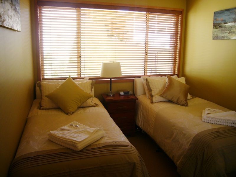 1/2 The Esplanade, Portarlington VIC 3223
