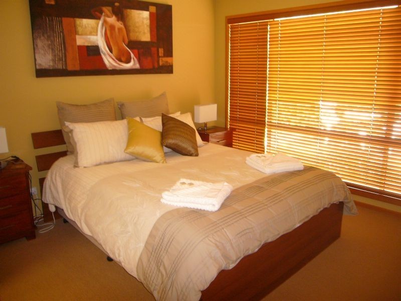 1/2 The Esplanade, Portarlington VIC 3223