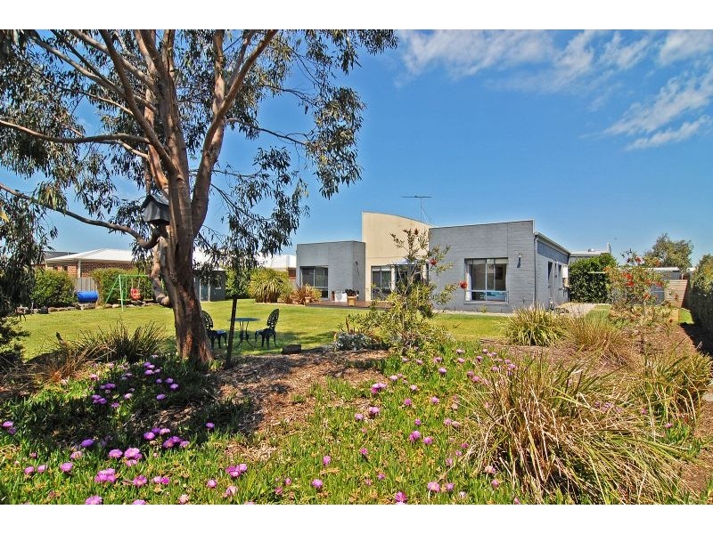 18 Martin Street, Indented Head VIC 3223