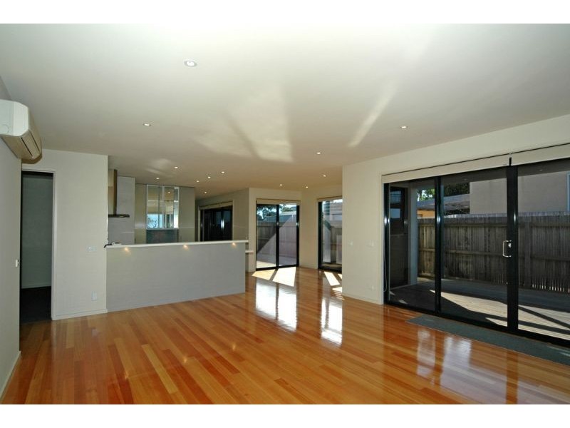 1/109  Bluff Road, St Leonards VIC 3223