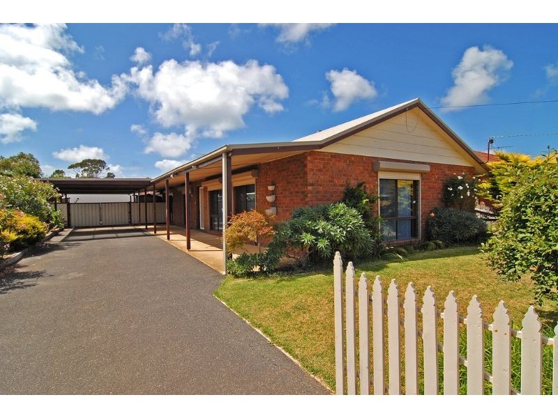 35 Thomson Boulevard, St Leonards VIC 3223