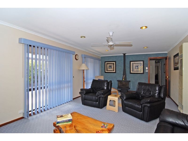 35 Thomson Boulevard, St Leonards VIC 3223