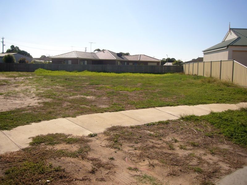 33 Beachside Cr, Indented Head VIC 3223