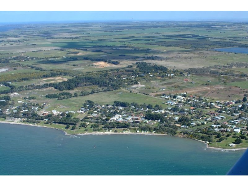33 Beachside Cr, Indented Head VIC 3223