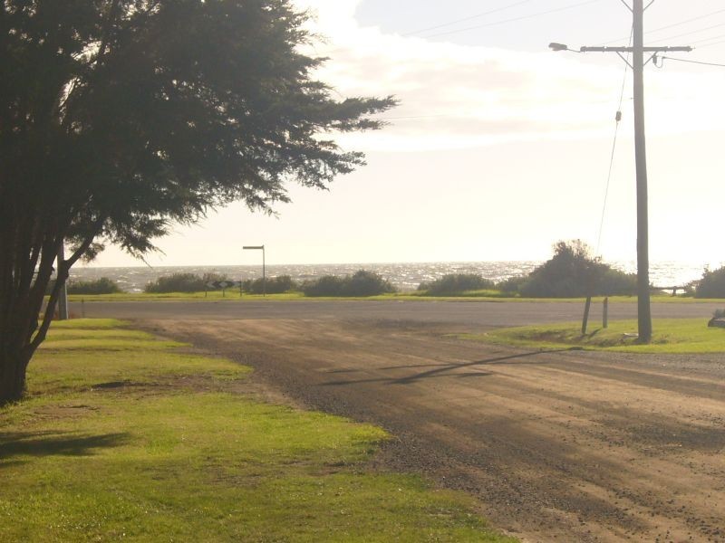10 Grassy Point Road, Portarlington VIC 3223