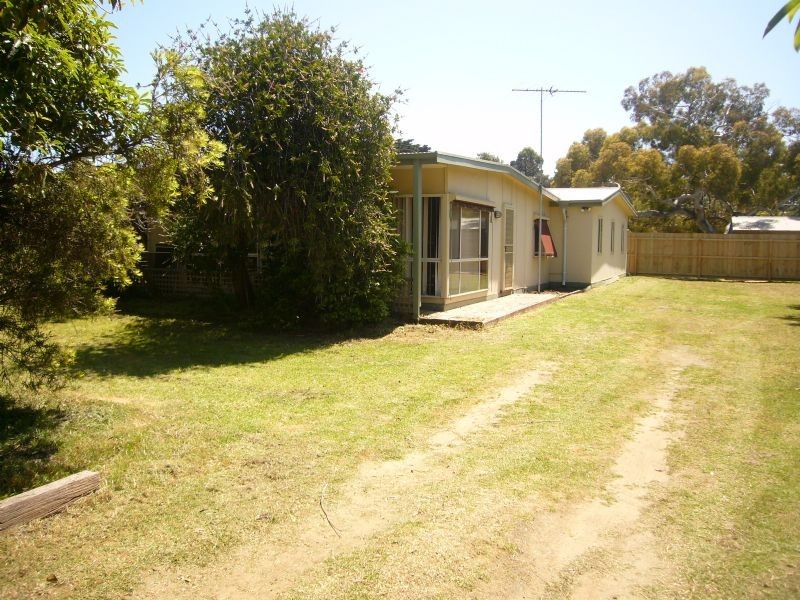 44 Beach Road, St Leonards VIC 3223