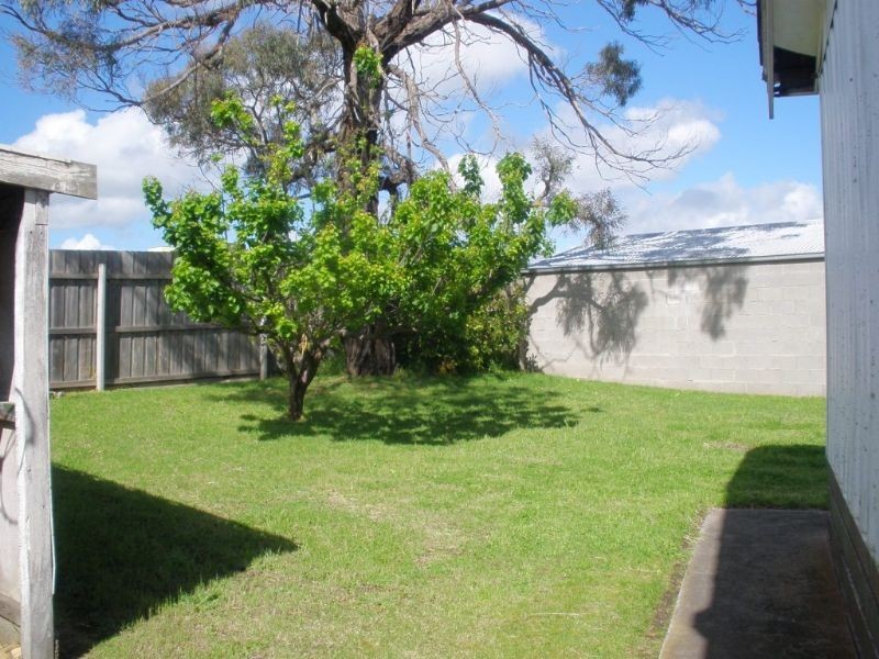 18 Walpole Avenue, Indented Head VIC 3223