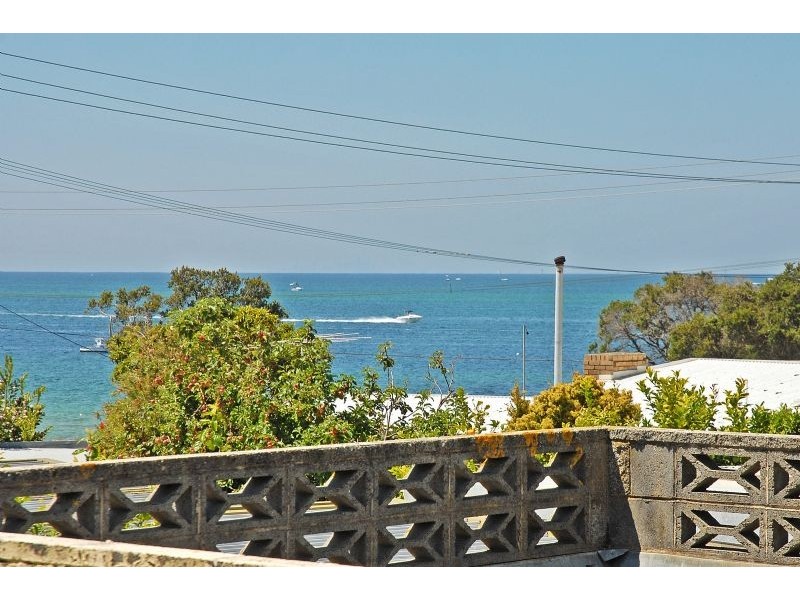 1 Cairnes Street, Indented Head VIC 3223
