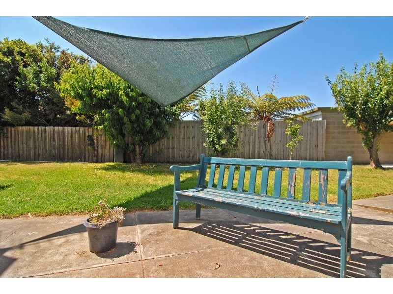 1 Cairnes Street, Indented Head VIC 3223